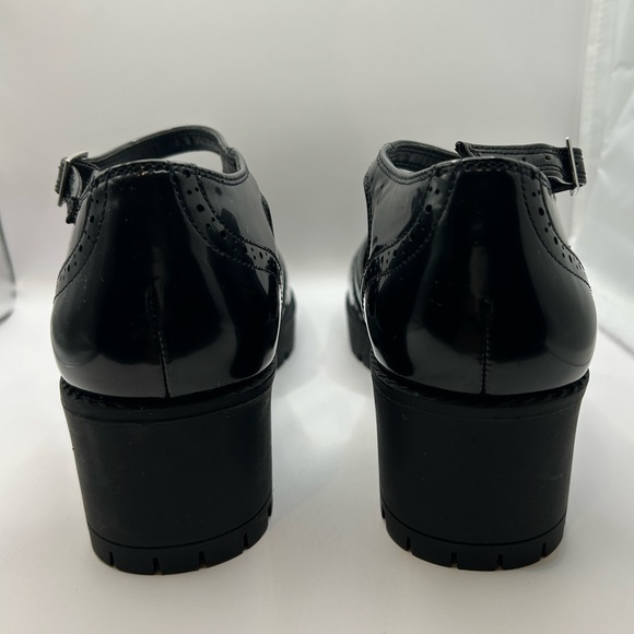 Urban Outfitters Black Patent Leather Wingtip Chunky Heel Mary Janes | Size 10 - Picture 11 of 12